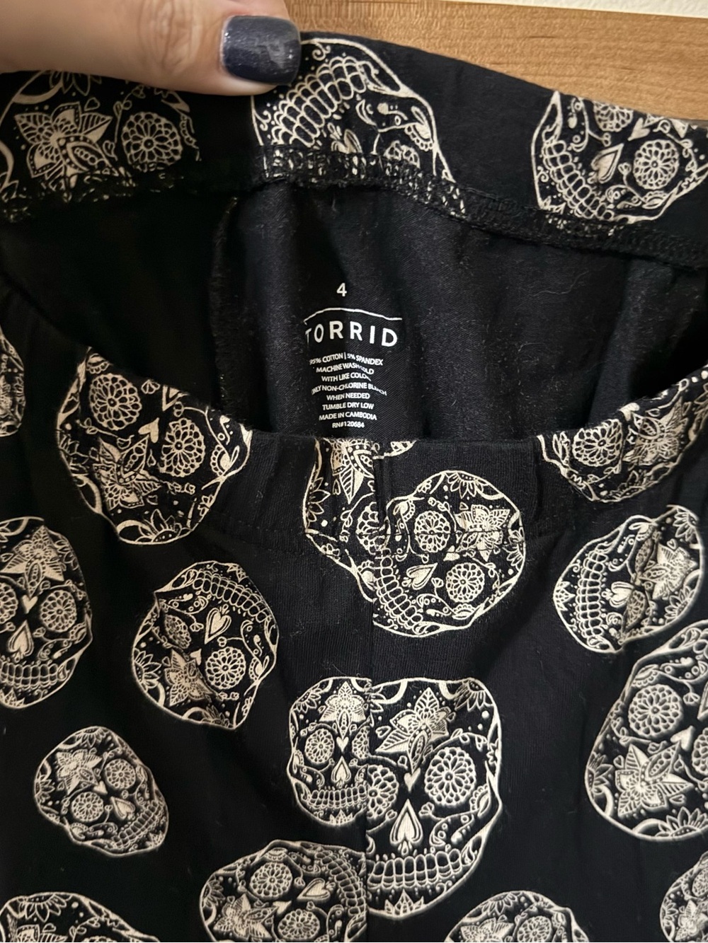 Torrid Womens Skull Leggings Size 4 Goth Black - Picture 4 of 6